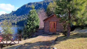 Tierras altas de la Patagonia- Cabaña pequeña junto a la Laguna cea